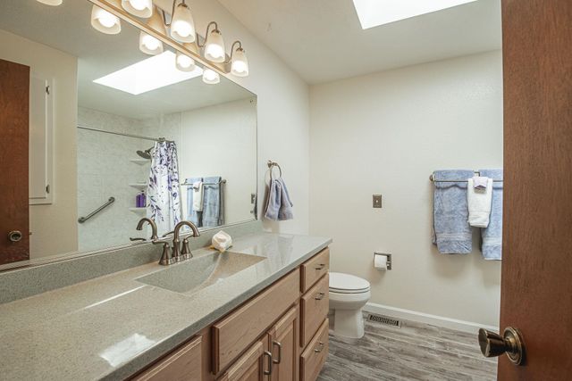 9924 N Woodridge Dr, Spokane, WA 99208