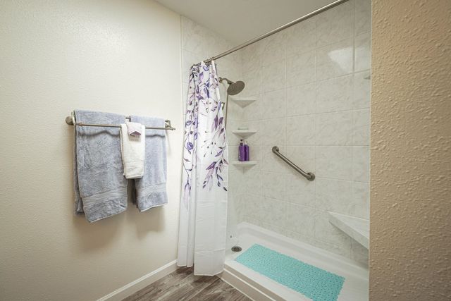 9924 N Woodridge Dr, Spokane, WA 99208