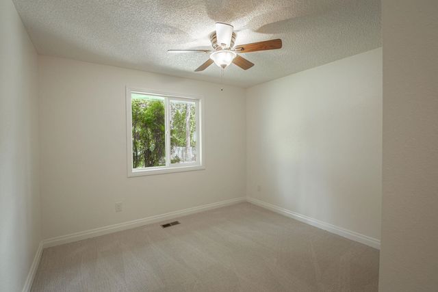 9924 N Woodridge Dr, Spokane, WA 99208
