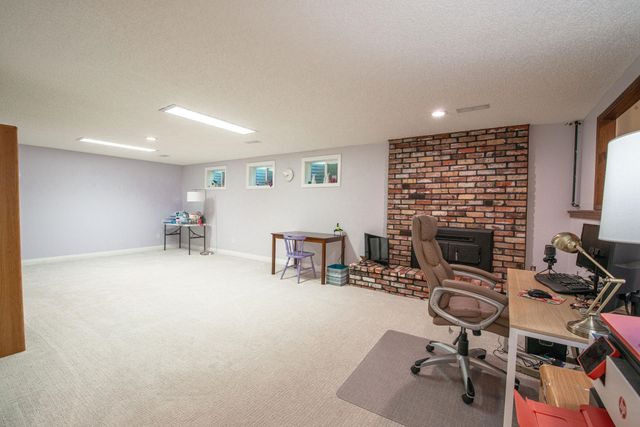 9924 N Woodridge Dr, Spokane, WA 99208