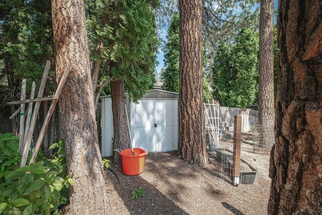 9924 N Woodridge Dr, Spokane, WA 99208