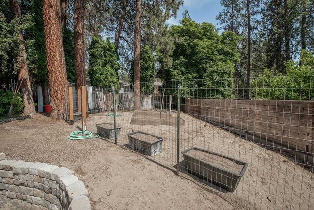 9924 N Woodridge Dr, Spokane, WA 99208