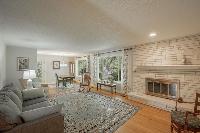 9924 N Woodridge Dr, Spokane, WA 99208