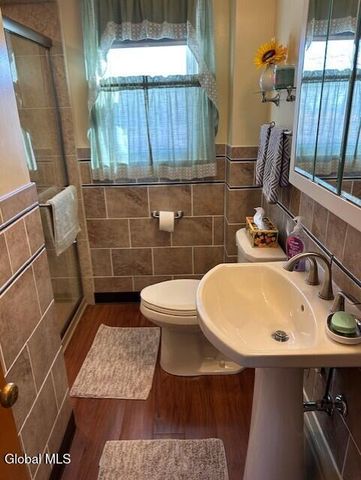 39 Clayton Place, Albany, NY 12209