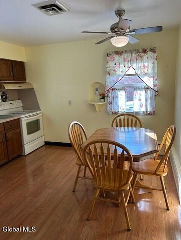 39 Clayton Place, Albany, NY 12209