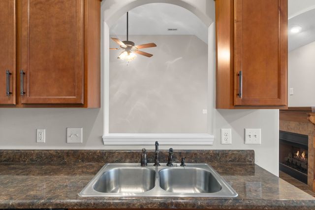 2485 Senseney Dr, Clarksville, TN 37042