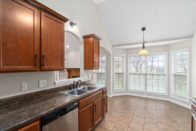 2485 Senseney Dr, Clarksville, TN 37042