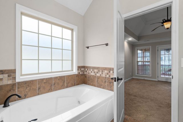 2485 Senseney Dr, Clarksville, TN 37042