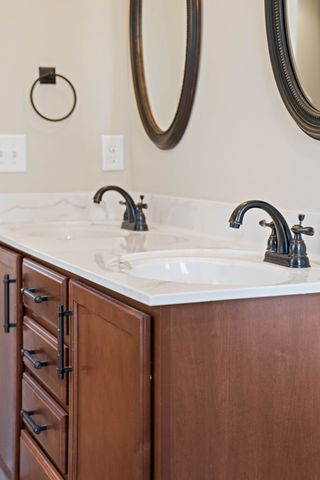 2485 Senseney Dr, Clarksville, TN 37042
