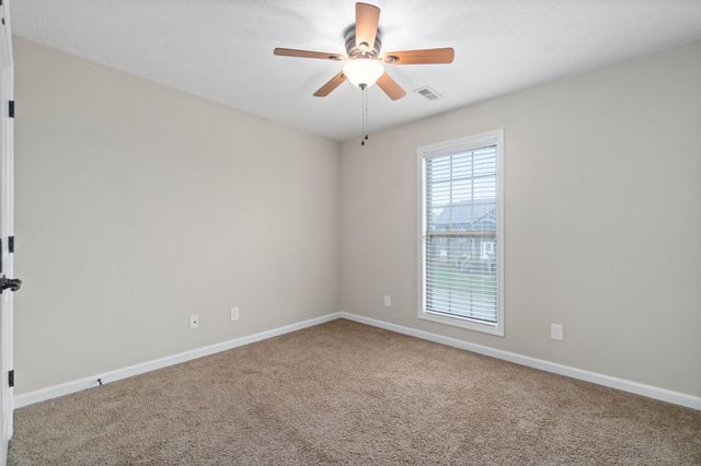 2485 Senseney Dr, Clarksville, TN 37042