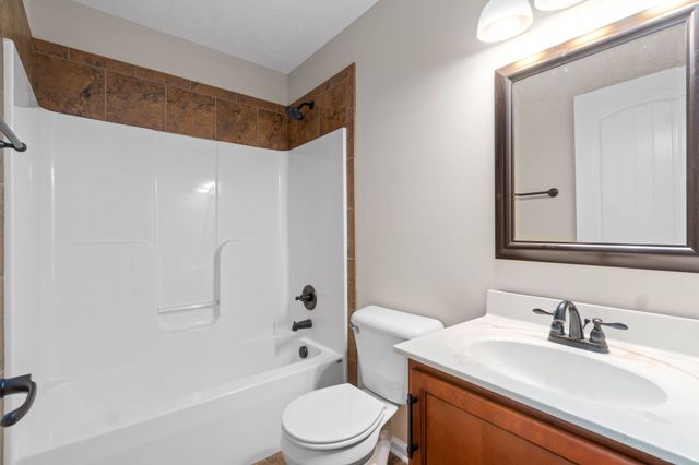 2485 Senseney Dr, Clarksville, TN 37042