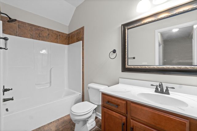 2485 Senseney Dr, Clarksville, TN 37042