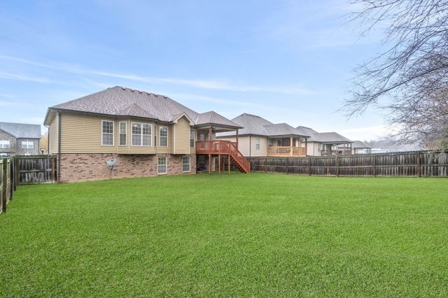 2485 Senseney Dr, Clarksville, TN 37042