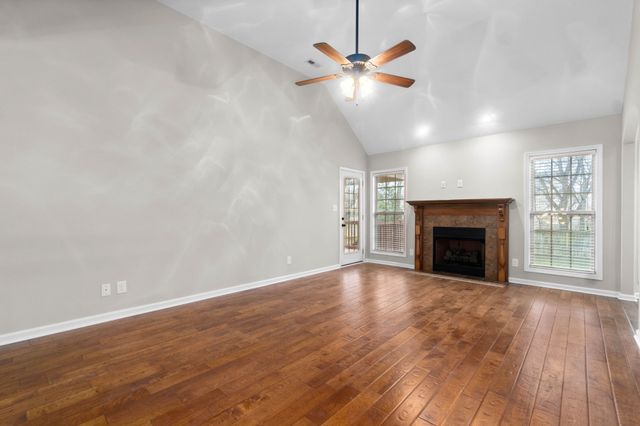 2485 Senseney Dr, Clarksville, TN 37042