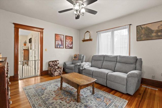 110 S LUBECK Street, Holstein, IA 51025