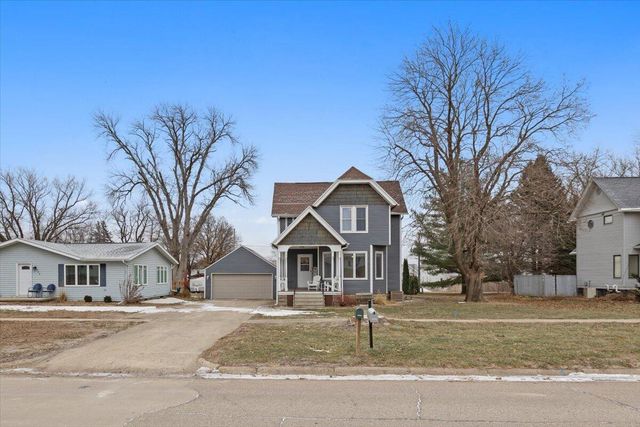 110 S LUBECK Street, Holstein, IA 51025