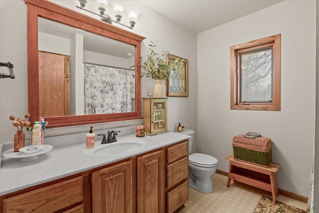 110 S LUBECK Street, Holstein, IA 51025