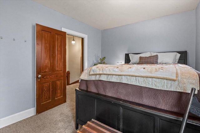 110 S LUBECK Street, Holstein, IA 51025