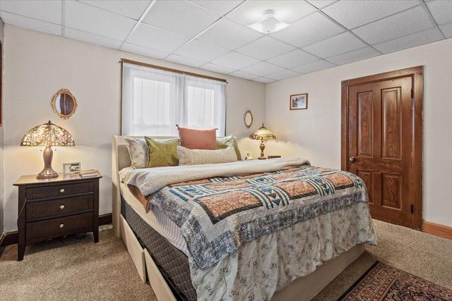 110 S LUBECK Street, Holstein, IA 51025