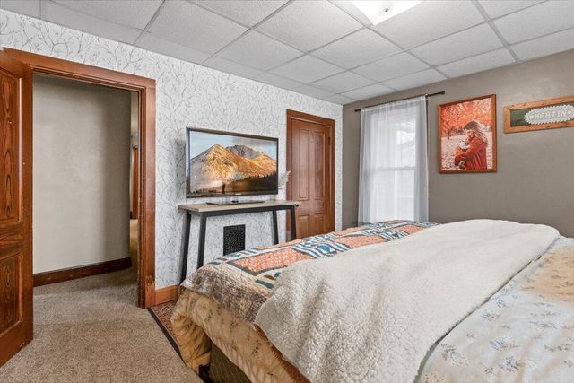 110 S LUBECK Street, Holstein, IA 51025