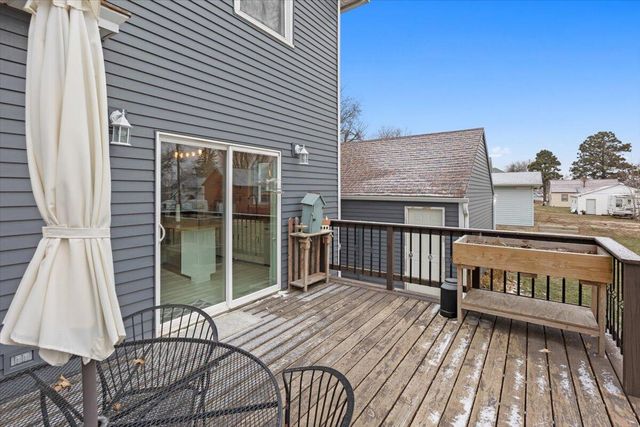 110 S LUBECK Street, Holstein, IA 51025
