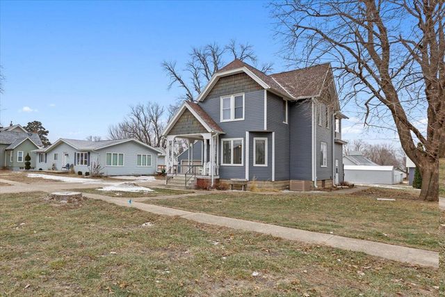 110 S LUBECK Street, Holstein, IA 51025