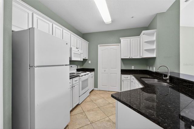 5611 LEGACY CRESCENT PLACE 304, Riverview, FL 33578