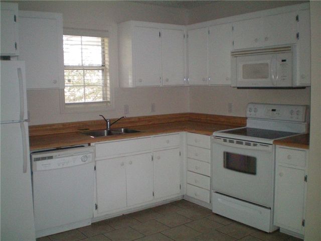 702 E Island Square Drive, St Simons Island, GA 31522