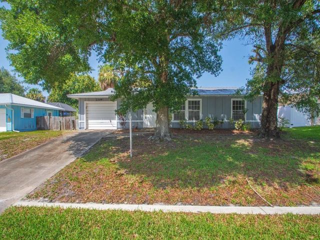 2309 NE 13th Court, Jensen Beach, FL 34957