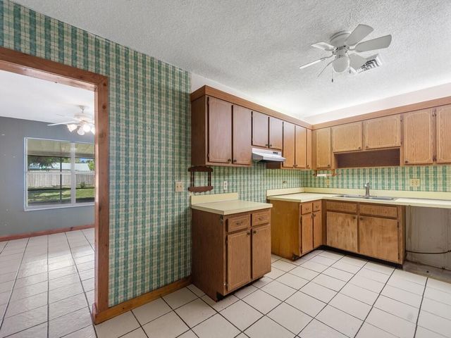 2309 NE 13th Court, Jensen Beach, FL 34957