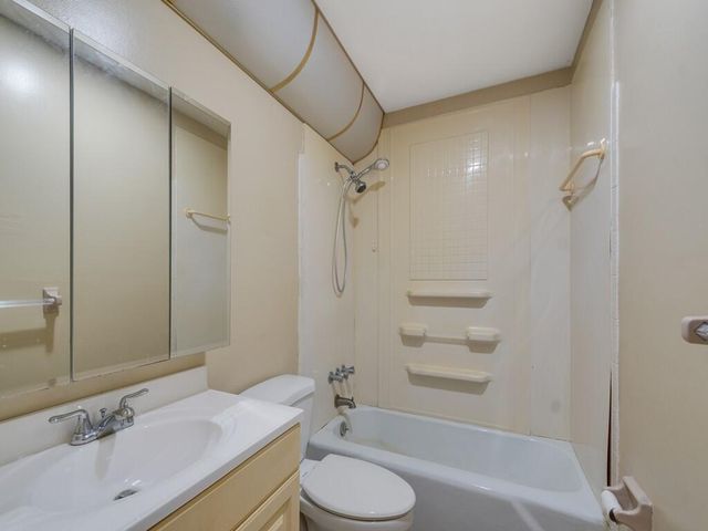 2309 NE 13th Court, Jensen Beach, FL 34957