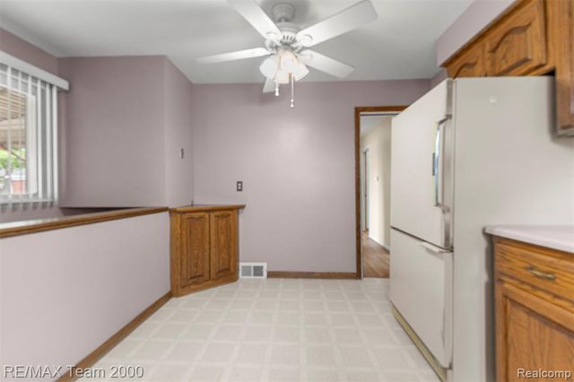 18441 Oakwood Boulevard, Dearborn, MI 48124