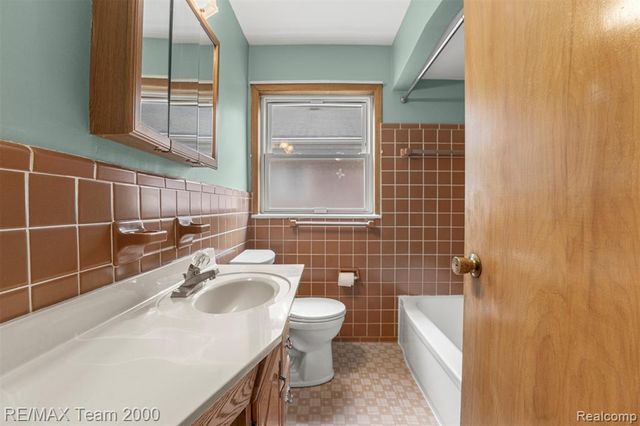 18441 Oakwood Boulevard, Dearborn, MI 48124