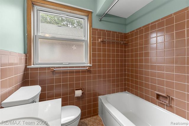 18441 Oakwood Boulevard, Dearborn, MI 48124
