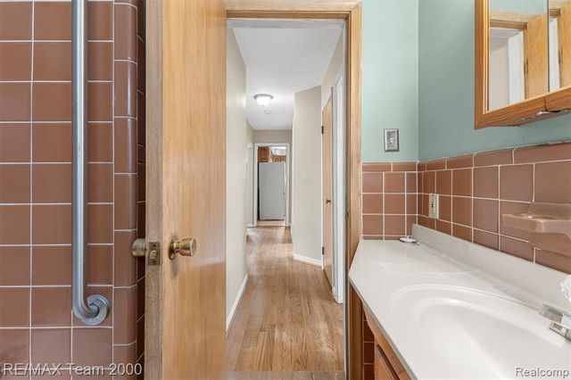 18441 Oakwood Boulevard, Dearborn, MI 48124