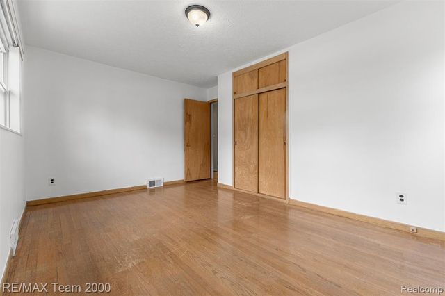 18441 Oakwood Boulevard, Dearborn, MI 48124