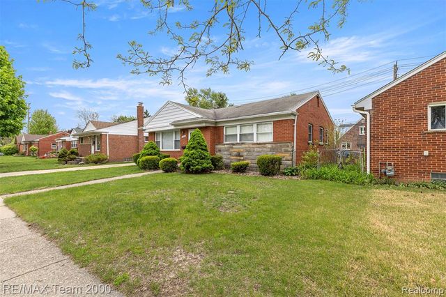 18441 Oakwood Boulevard, Dearborn, MI 48124