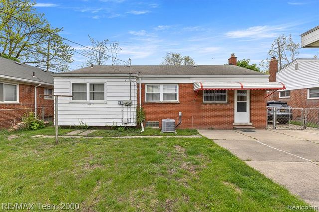 18441 Oakwood Boulevard, Dearborn, MI 48124
