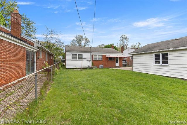 18441 Oakwood Boulevard, Dearborn, MI 48124