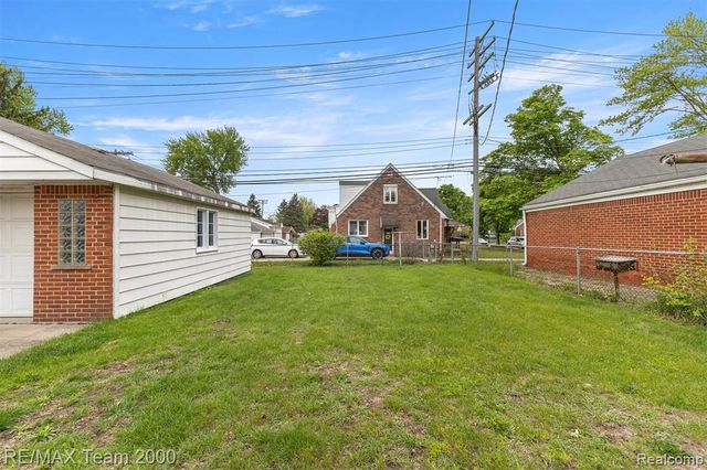 18441 Oakwood Boulevard, Dearborn, MI 48124