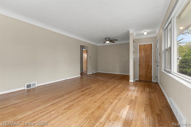 18441 Oakwood Boulevard, Dearborn, MI 48124