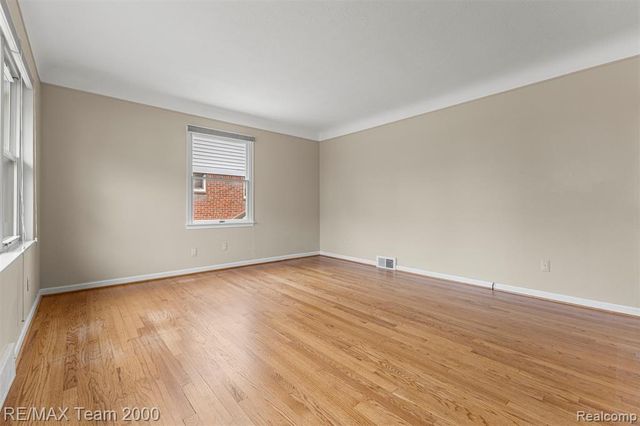 18441 Oakwood Boulevard, Dearborn, MI 48124