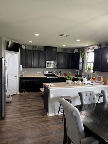 128 Carrington ST, Hutto, TX 78634