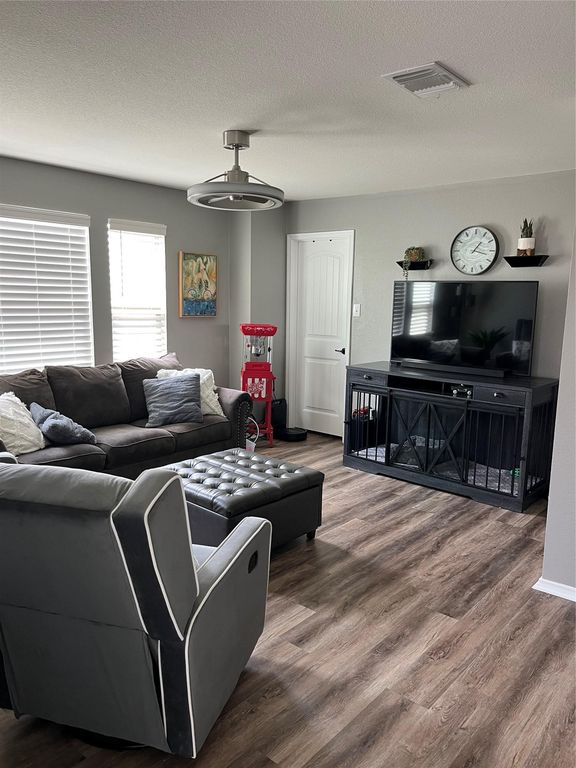 128 Carrington ST, Hutto, TX 78634