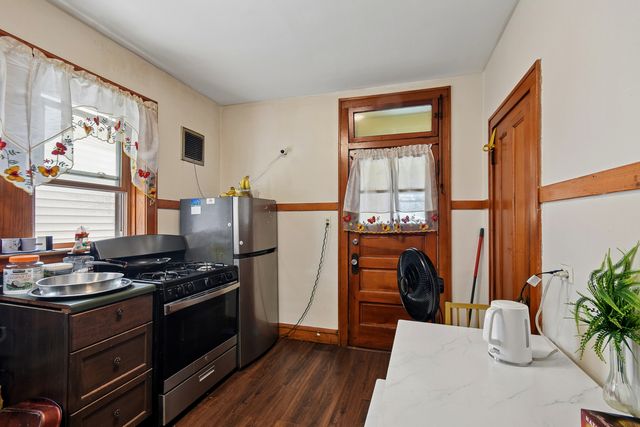 5922 N Melvina Avenue, Chicago, IL 60646
