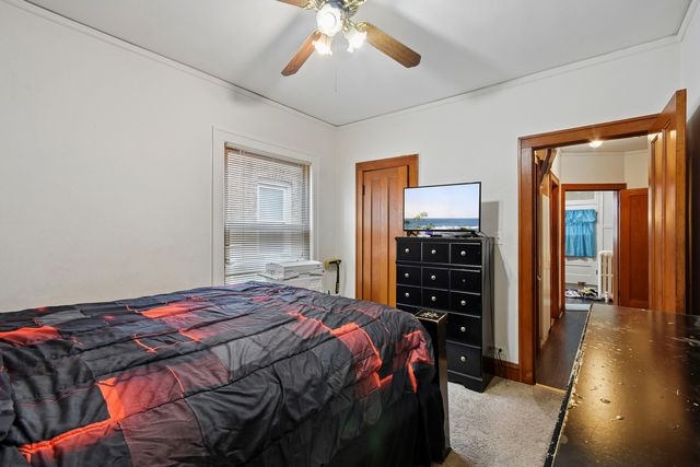 5922 N Melvina Avenue, Chicago, IL 60646
