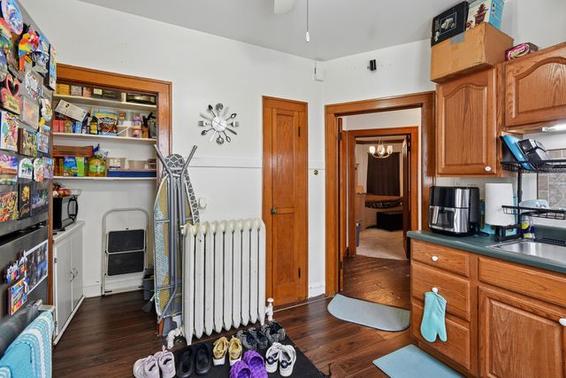 5922 N Melvina Avenue, Chicago, IL 60646