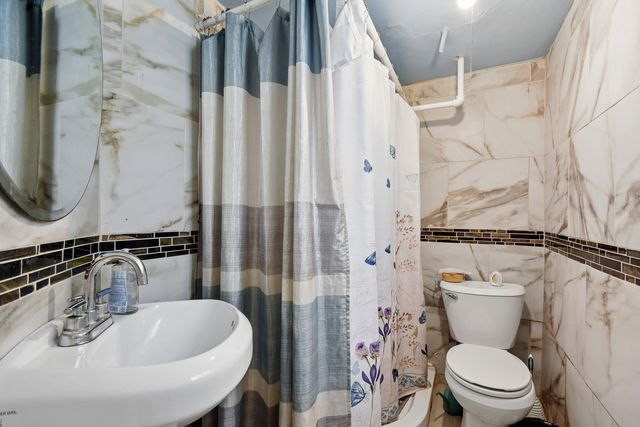 5922 N Melvina Avenue, Chicago, IL 60646