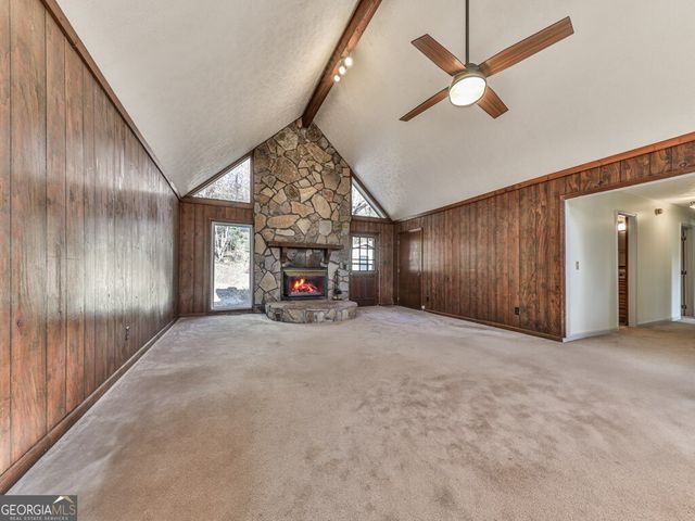 14 Town And Country Drive, Cartersville, GA 30120