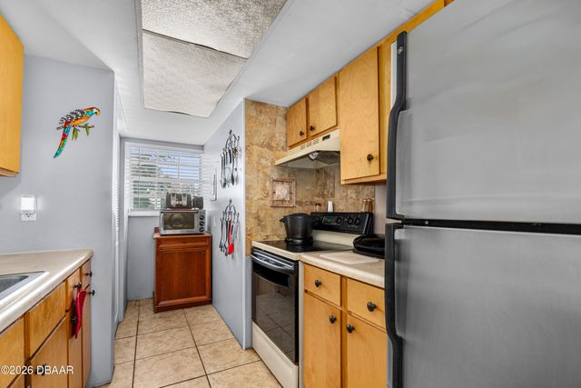 118 S Halifax Ave Apt 208, Daytona Beach, FL 32118